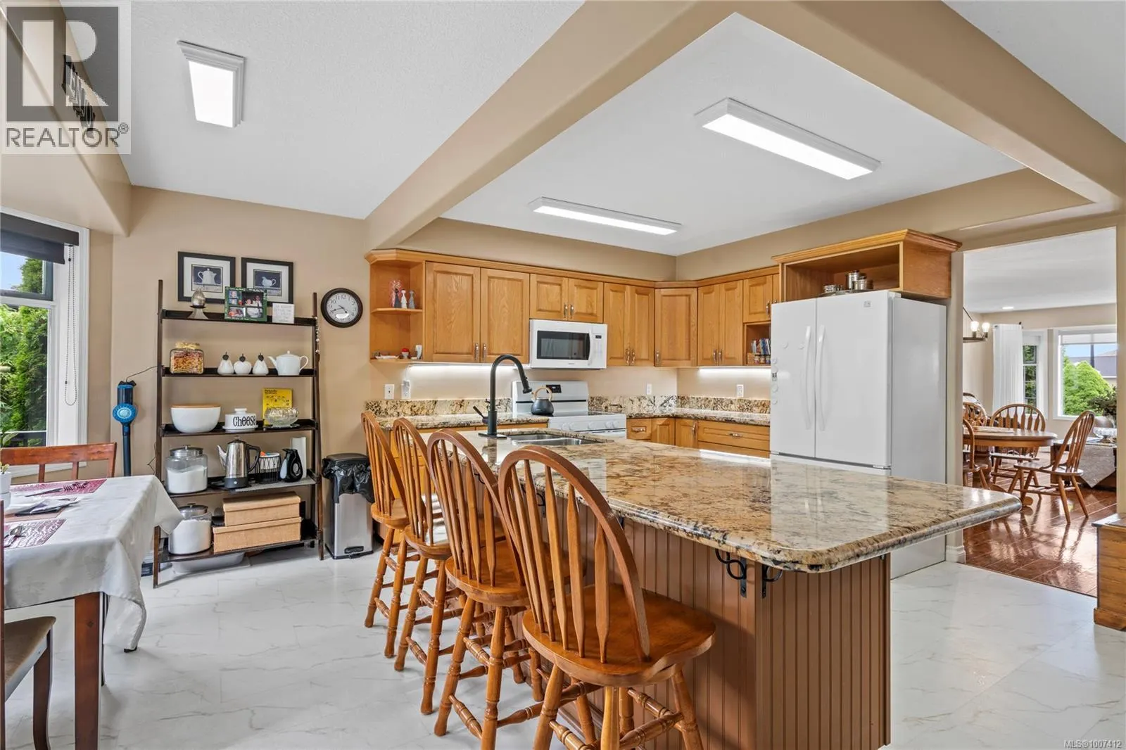 1072 Roberton Blvd