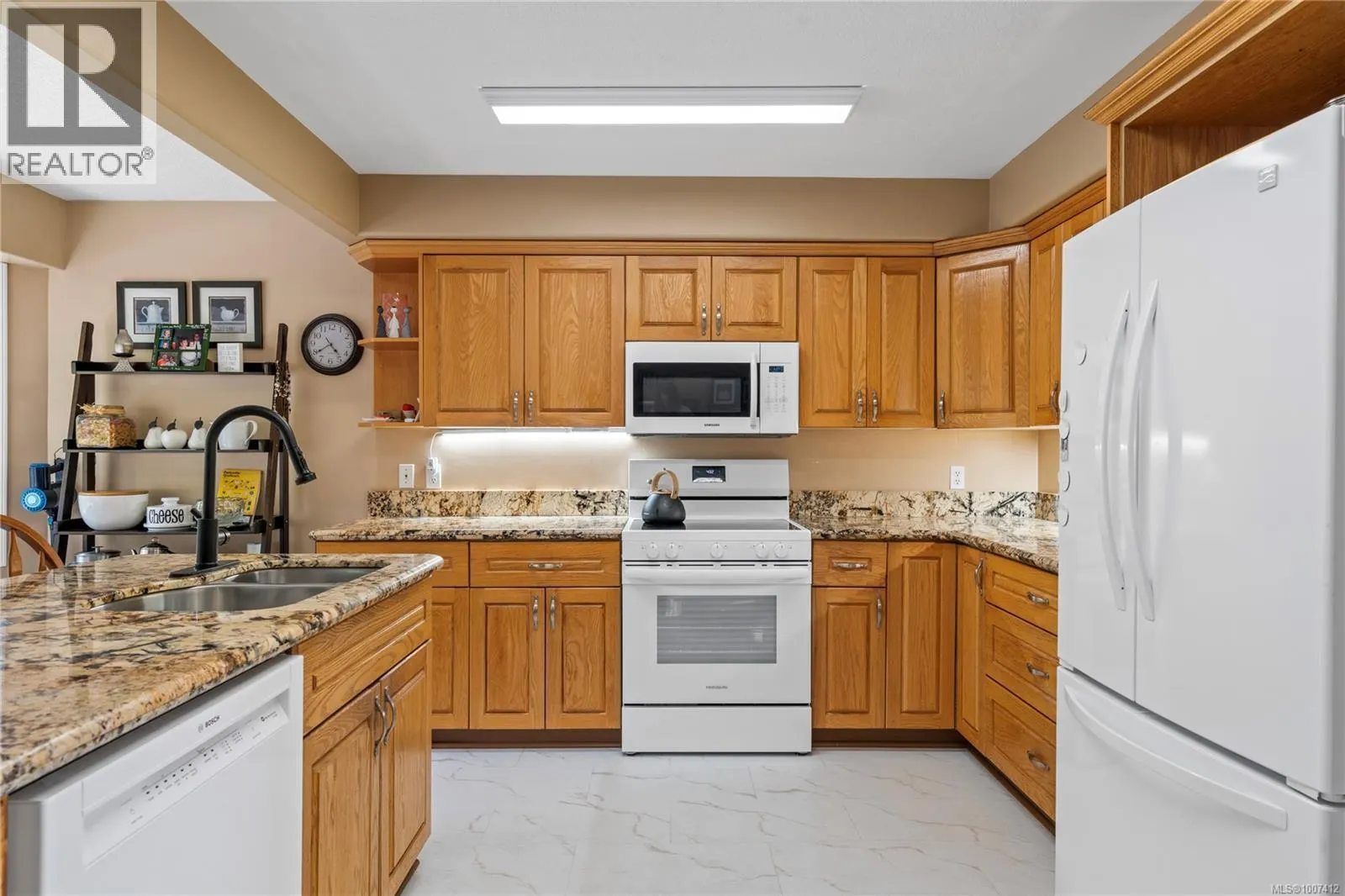 1072 Roberton Blvd