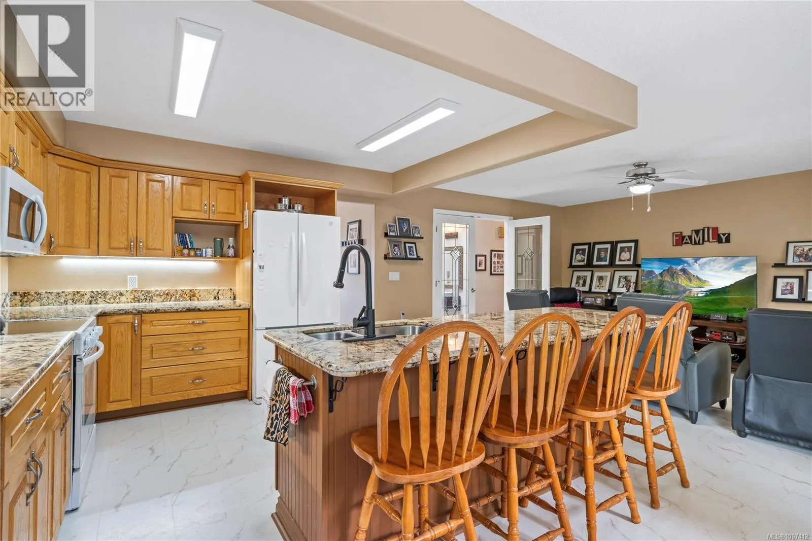 1072 Roberton Blvd