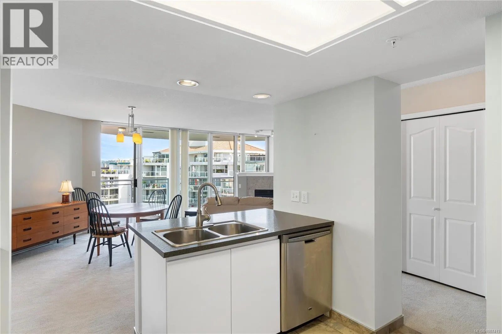 604 154 Promenade Dr