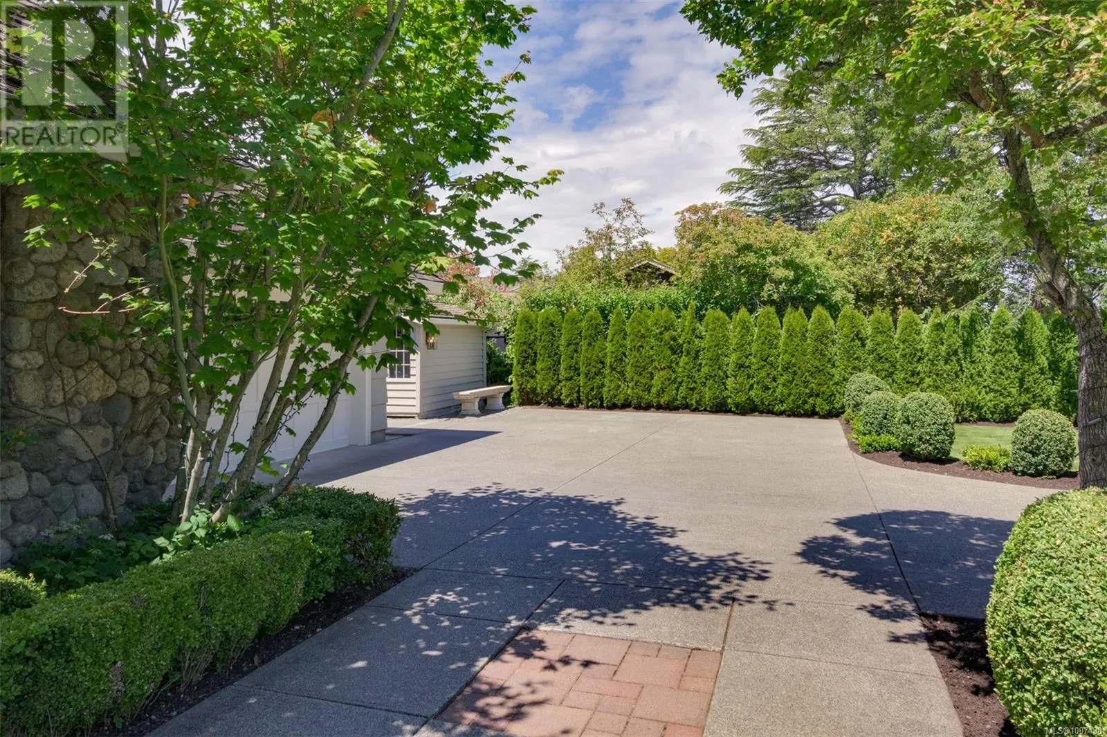 3270 Beach Dr
