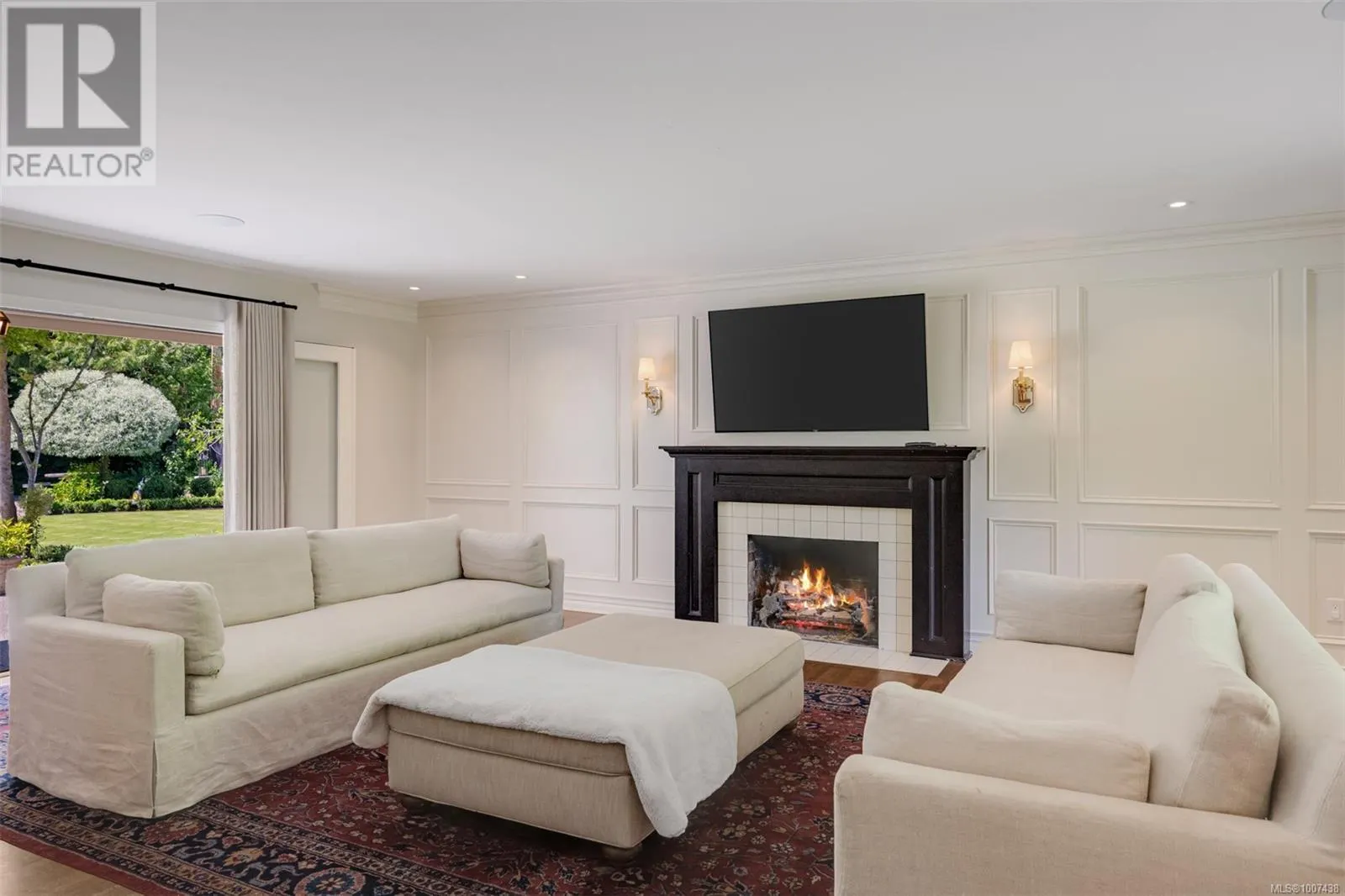 3270 Beach Dr