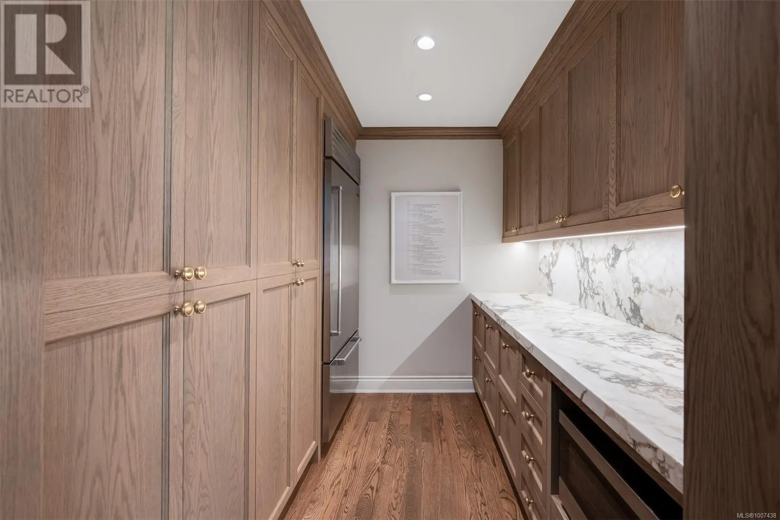 3270 Beach Dr
