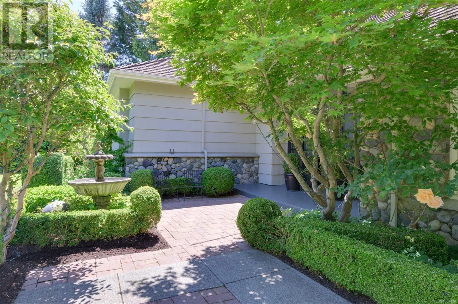 3270 Beach Dr