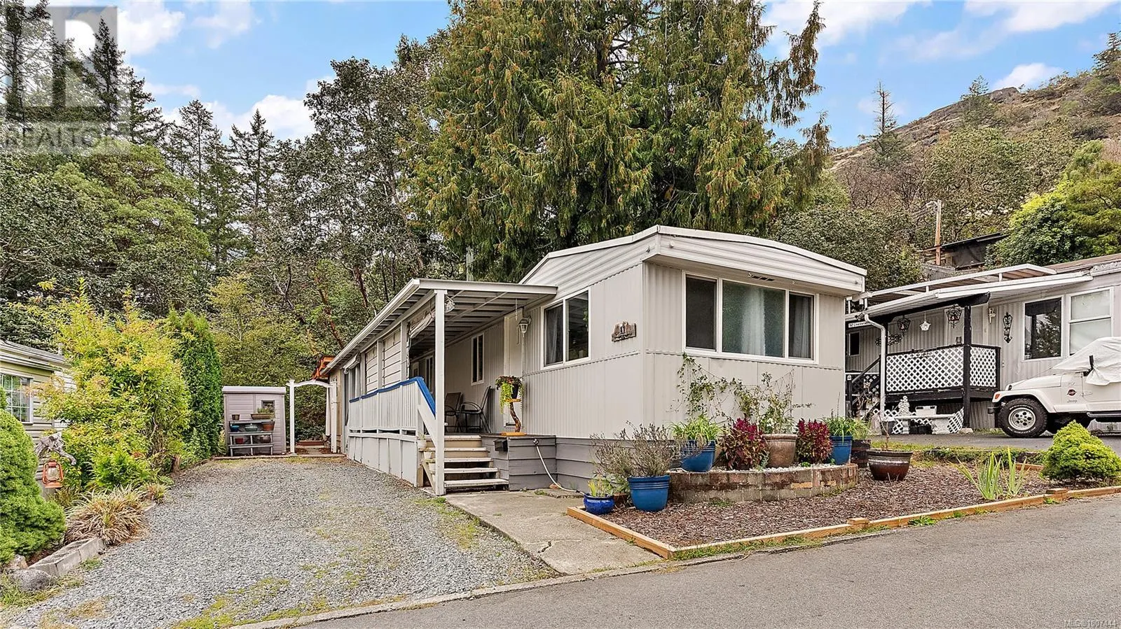 11 2587 Selwyn Rd