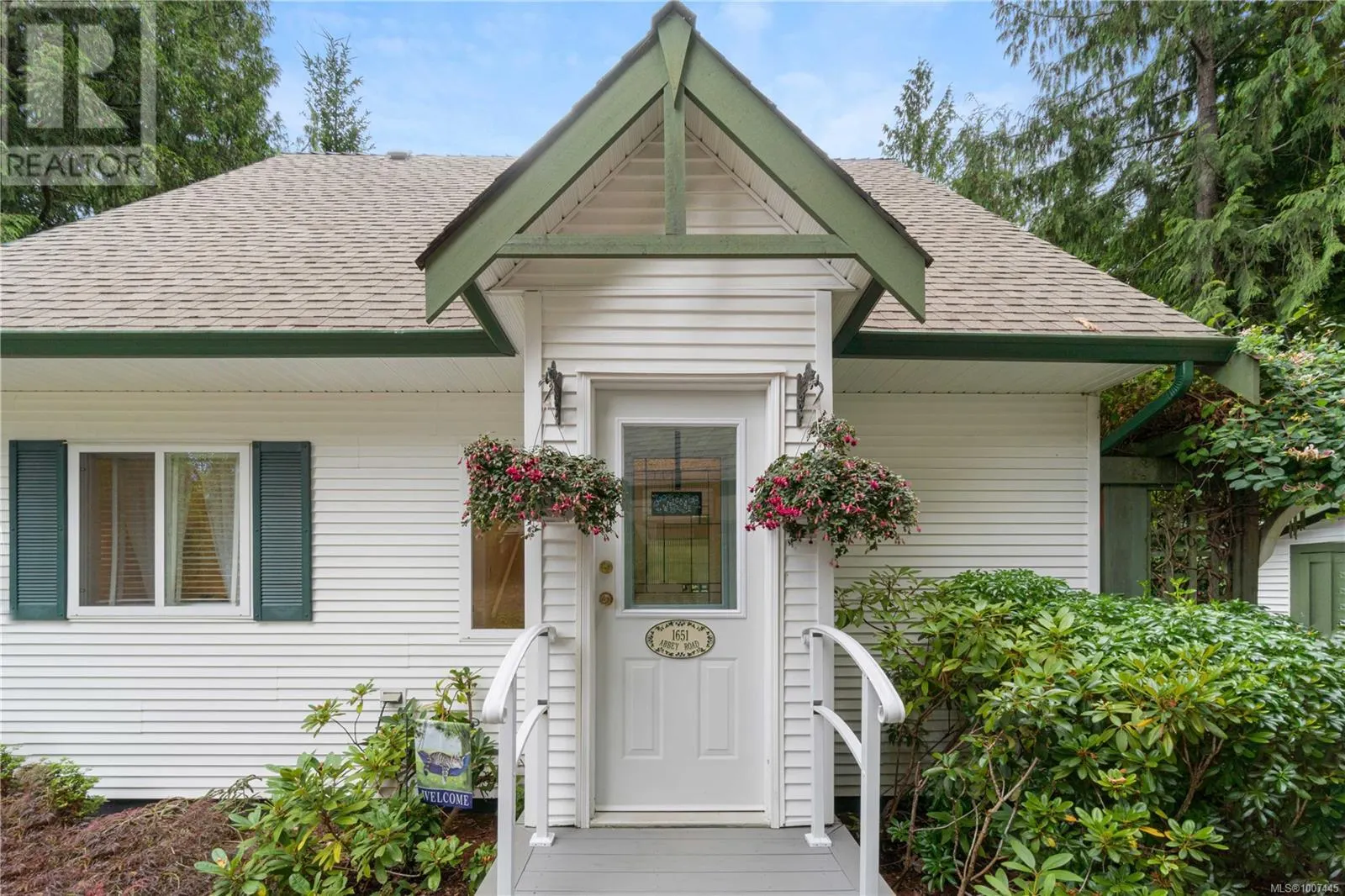 1651 Abbey Rd
