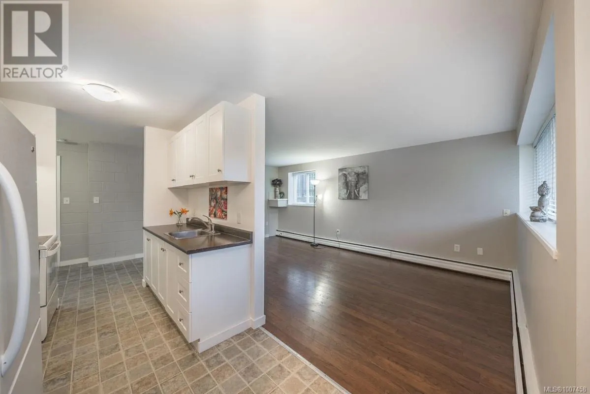 1102 1097 Bowen Rd