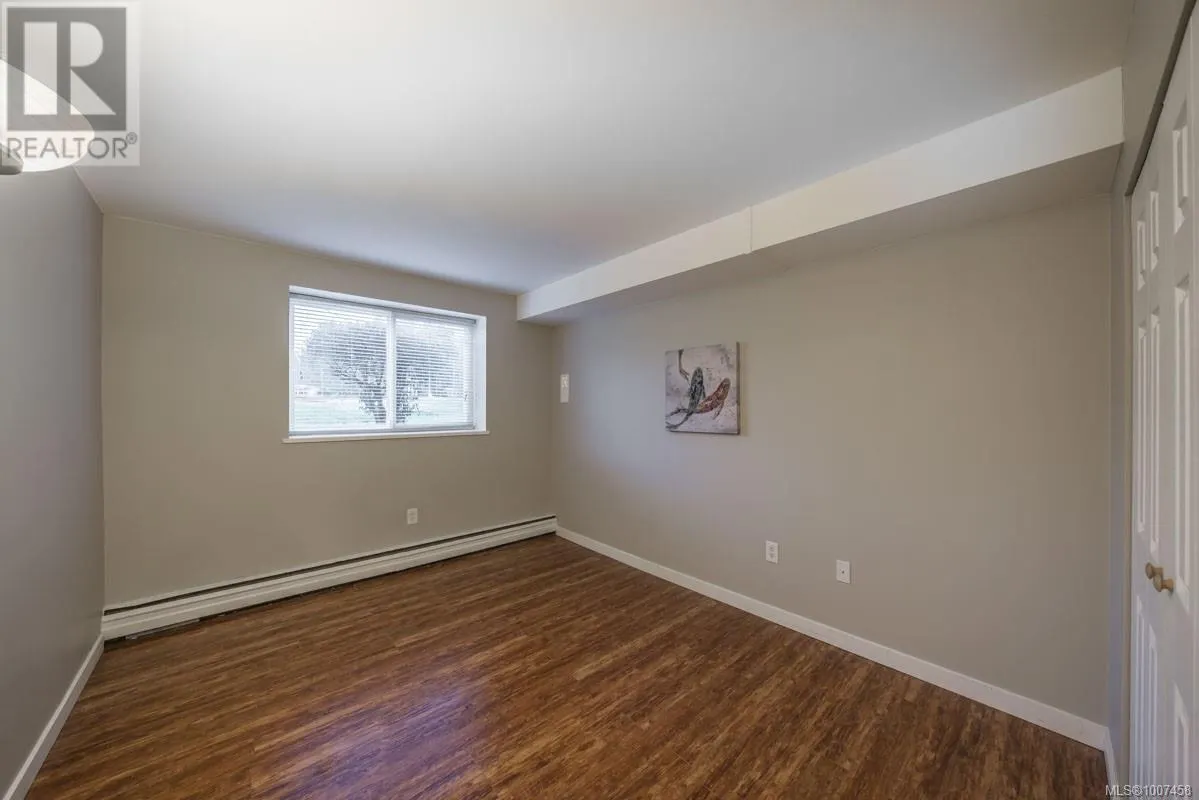 1102 1097 Bowen Rd