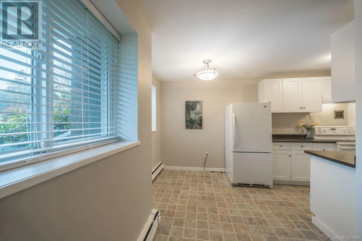 1102 1097 Bowen Rd