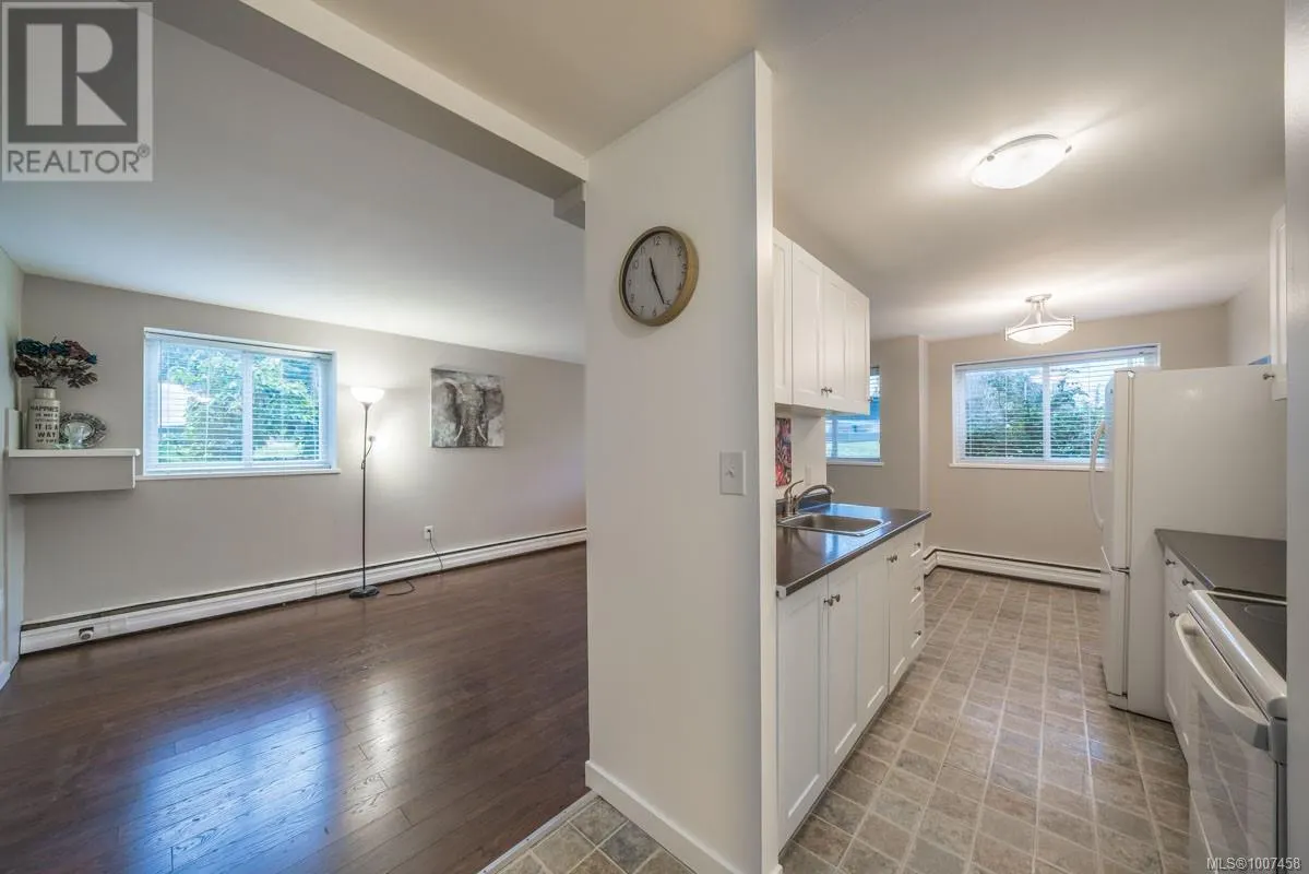 1102 1097 Bowen Rd