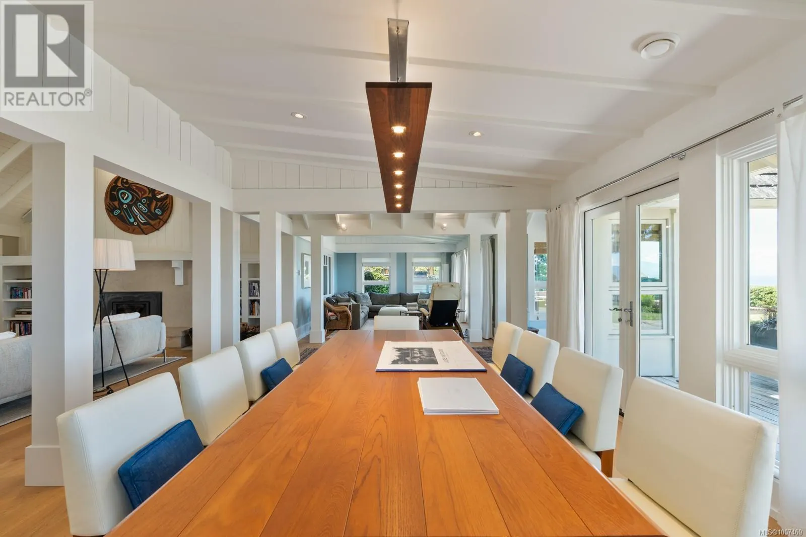 382 Judges Row