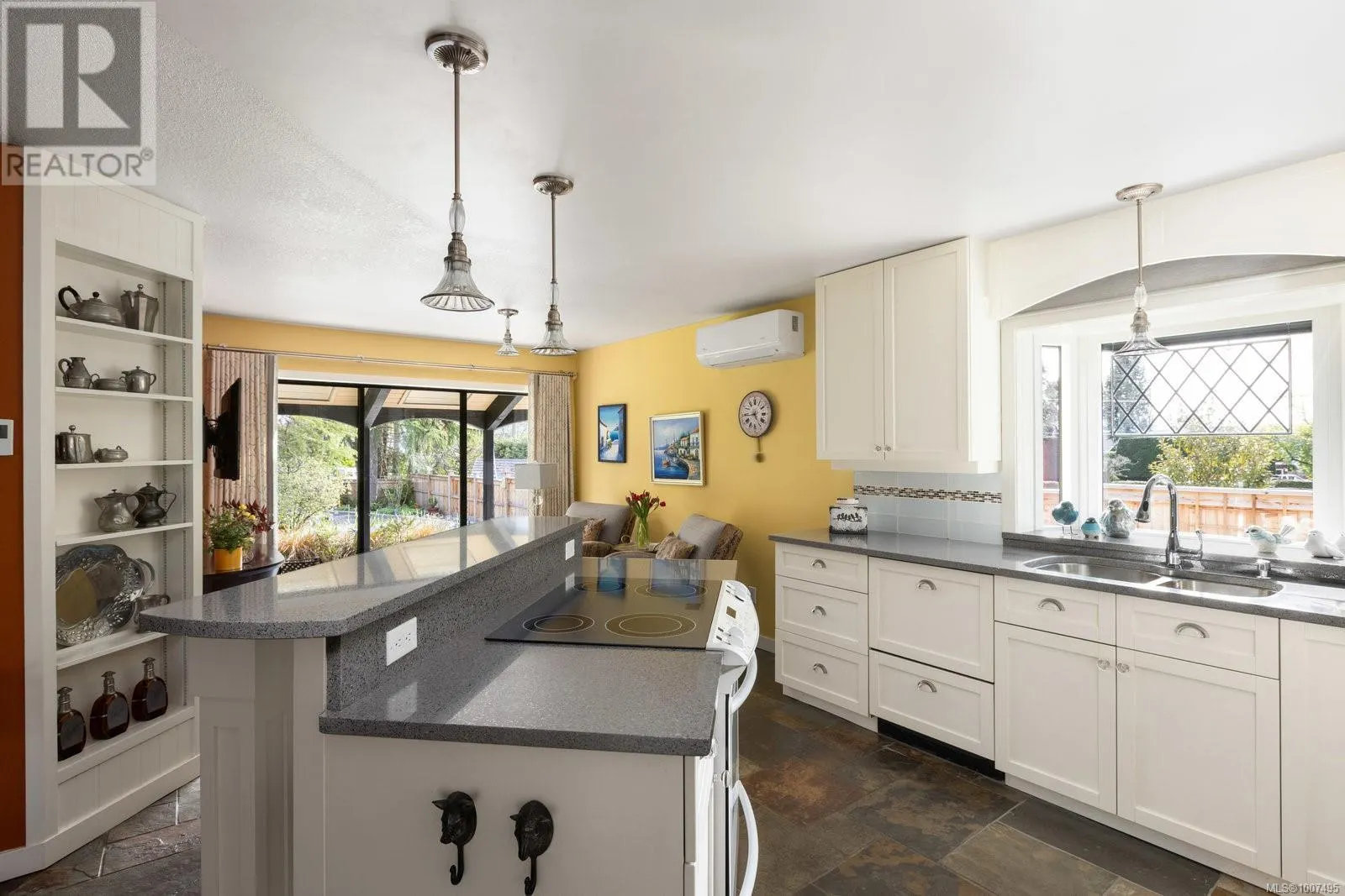 10807 Madrona Dr