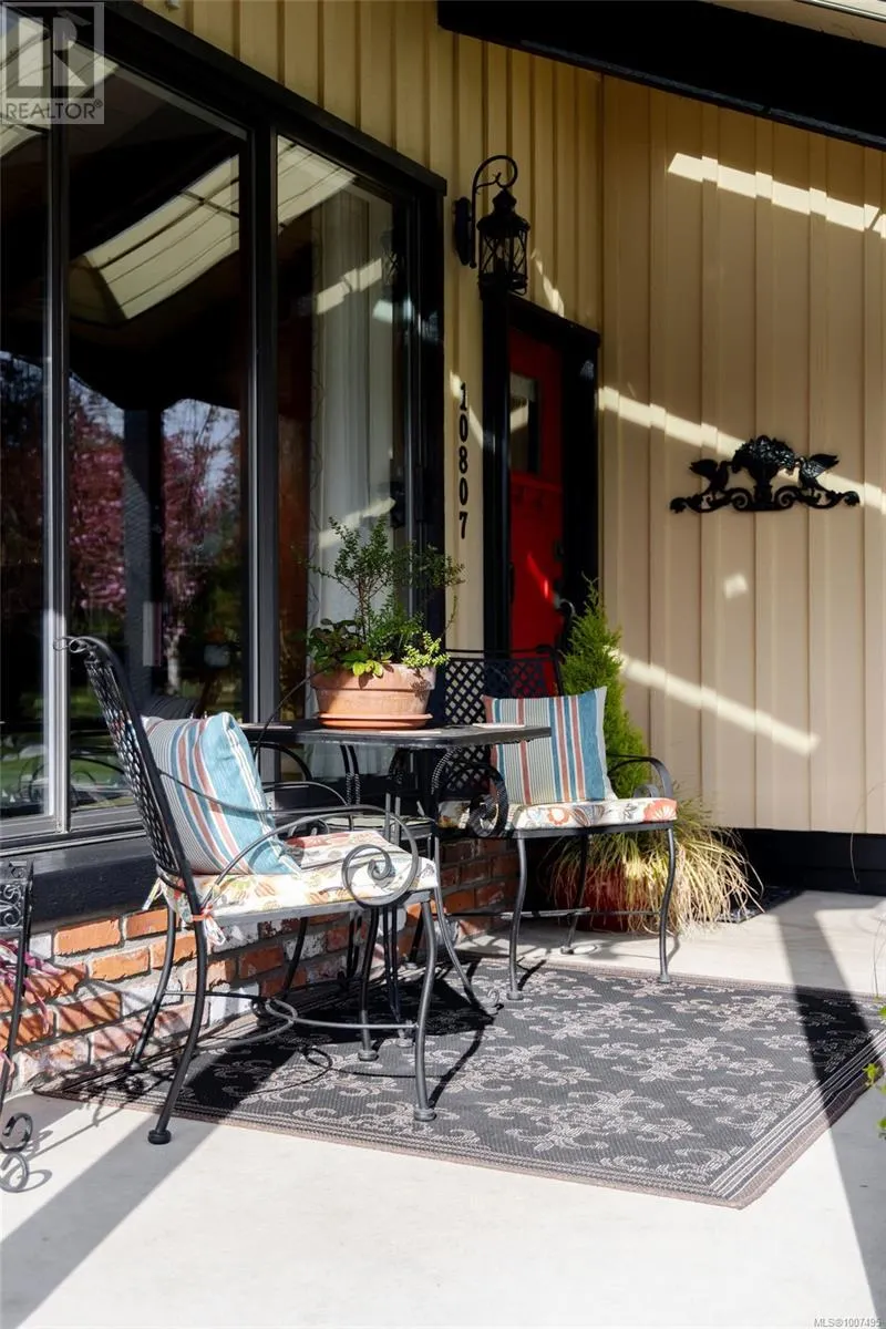 10807 Madrona Dr