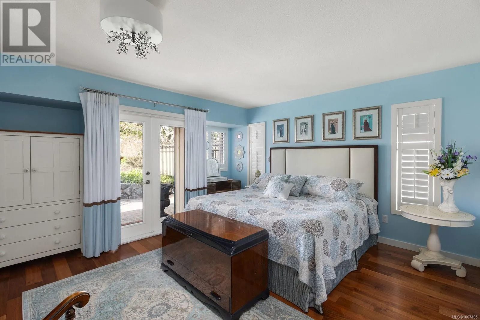 10807 Madrona Dr