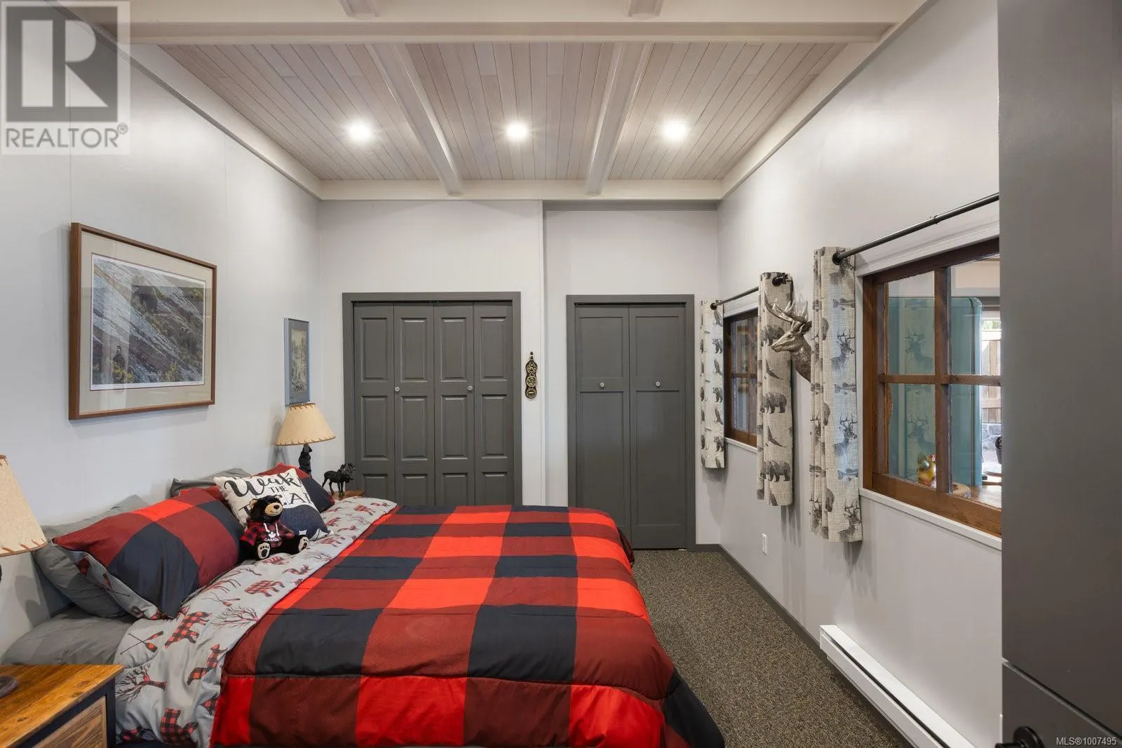 10807 Madrona Dr