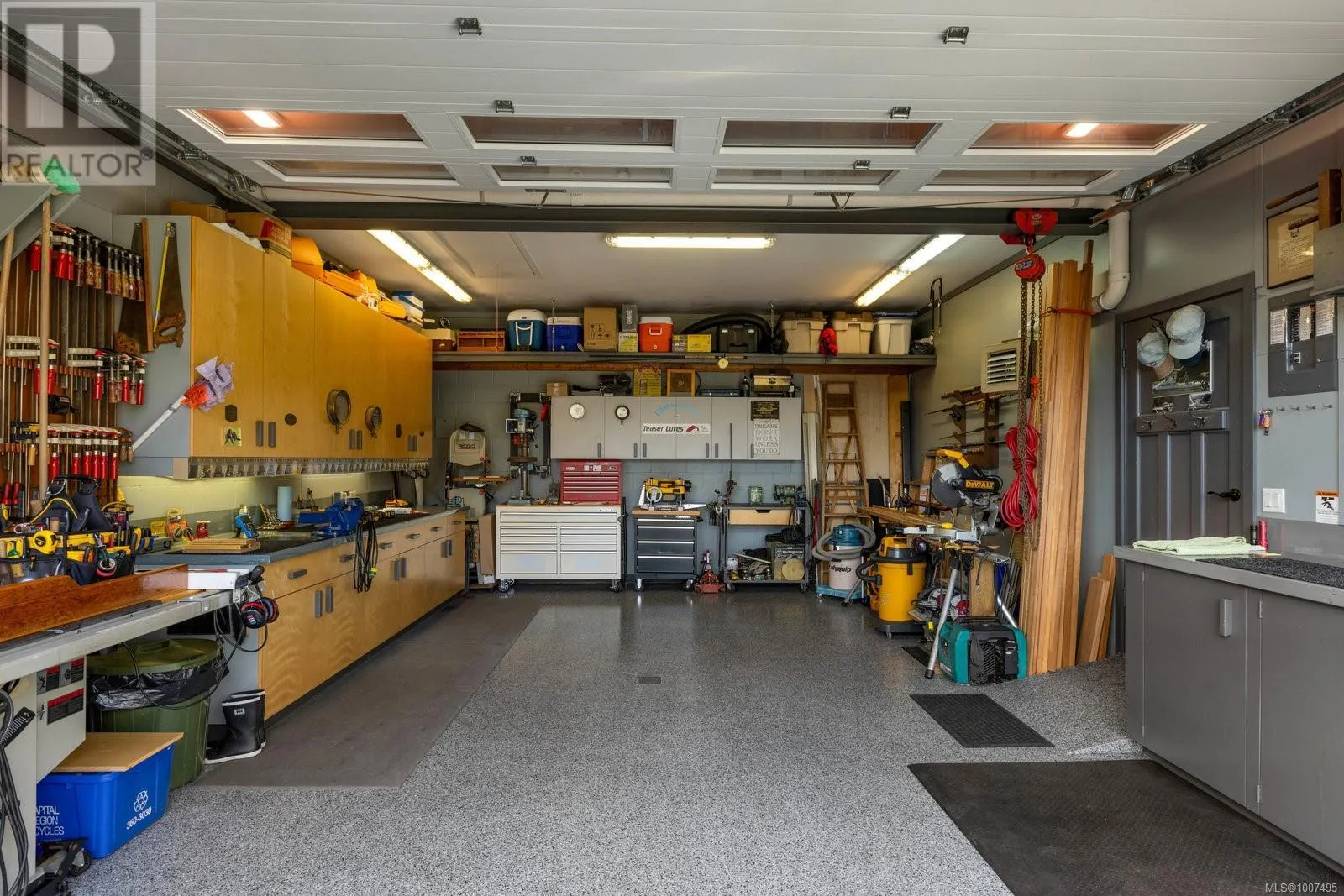 10807 Madrona Dr