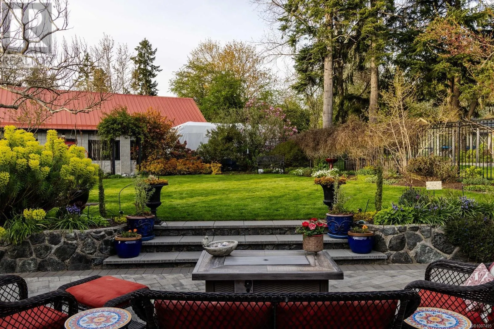 10807 Madrona Dr