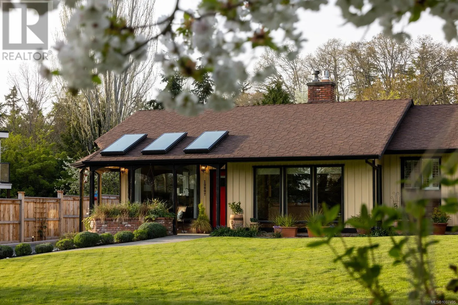 10807 Madrona Dr