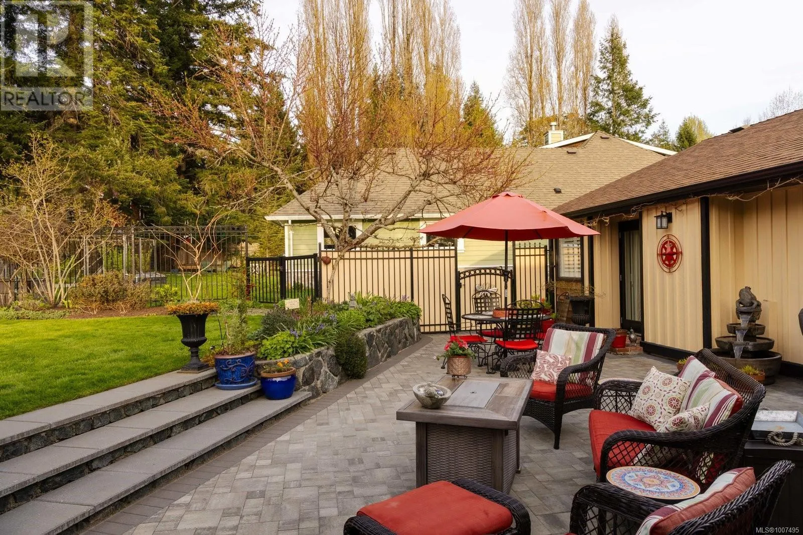 10807 Madrona Dr