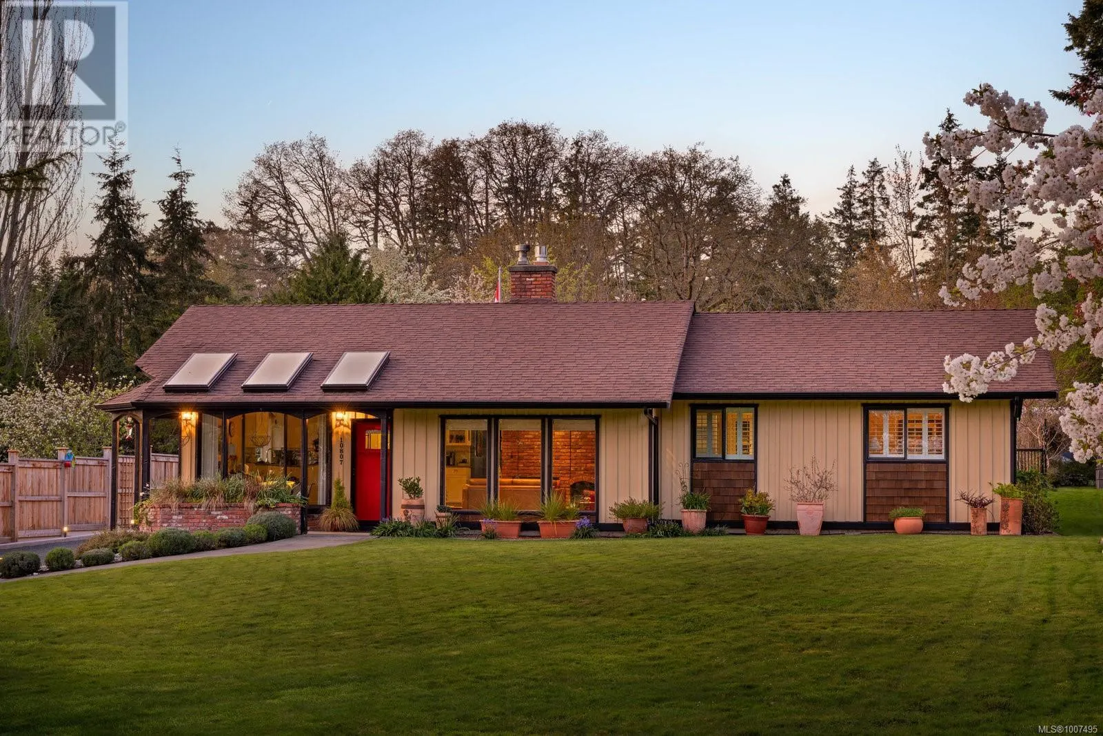 10807 Madrona Dr