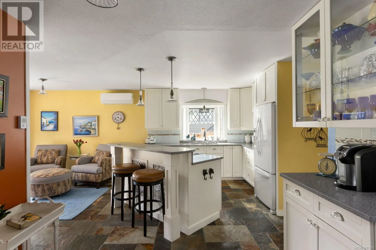 10807 Madrona Dr