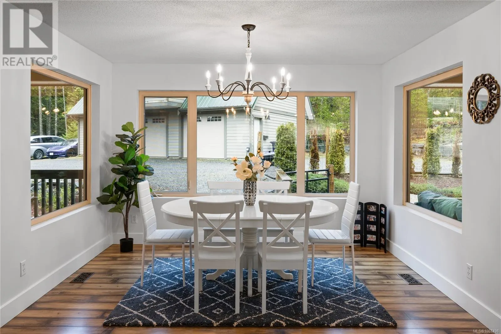 907 Hemsworth Rd