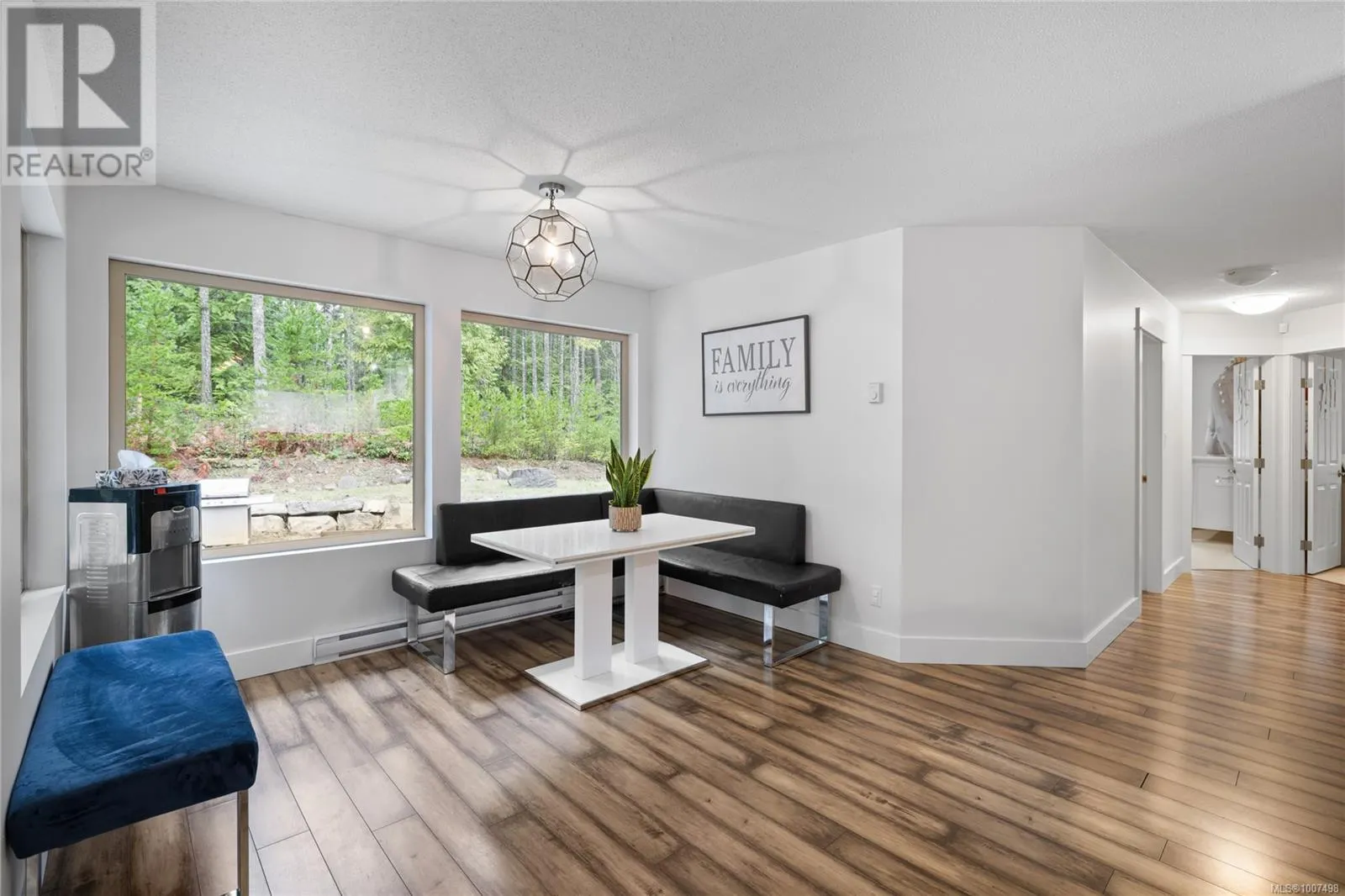 907 Hemsworth Rd