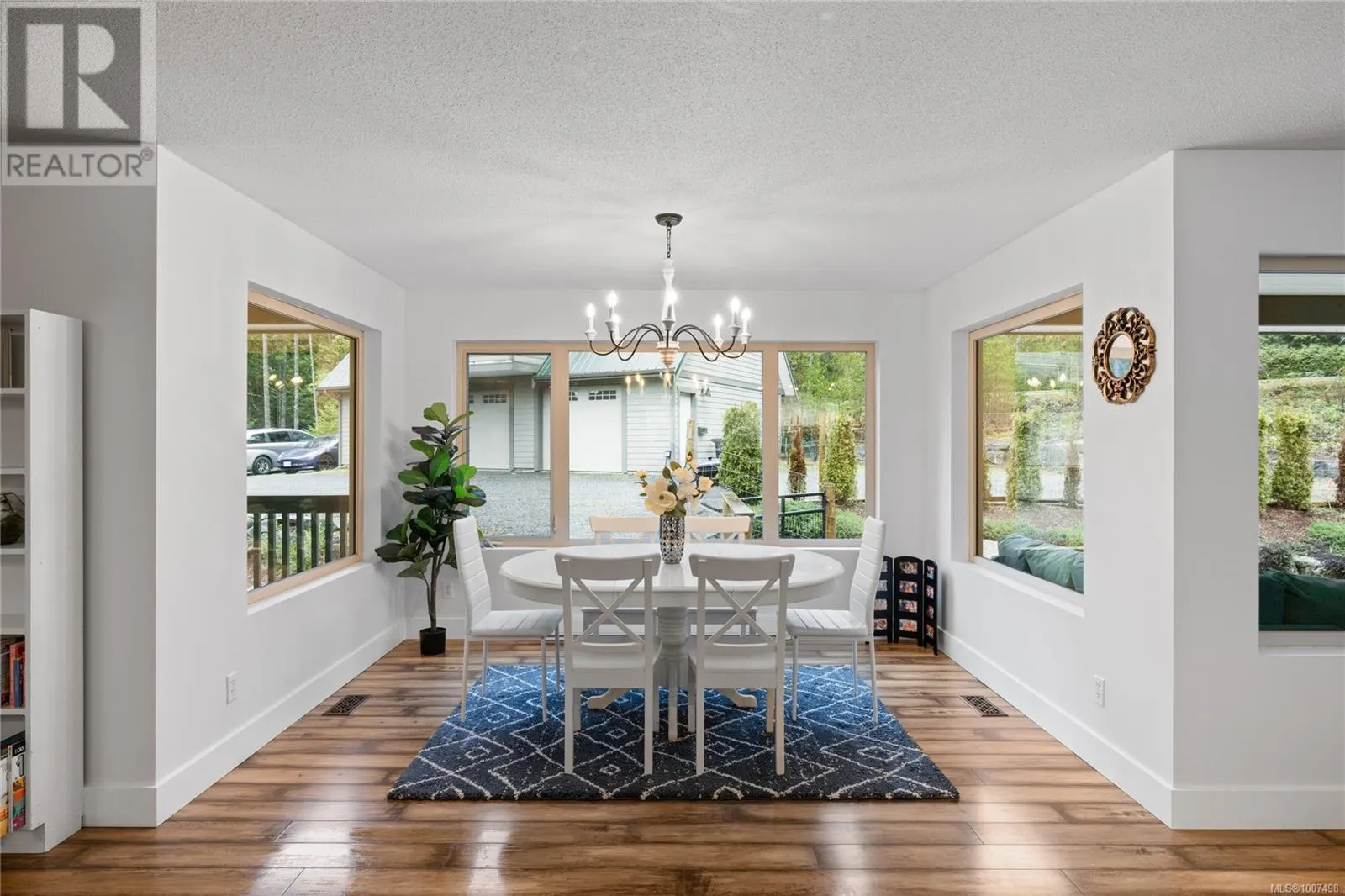 907 Hemsworth Rd