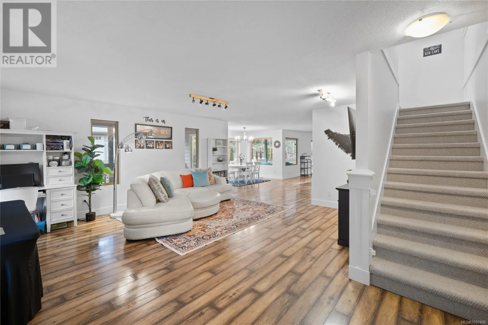 907 Hemsworth Rd