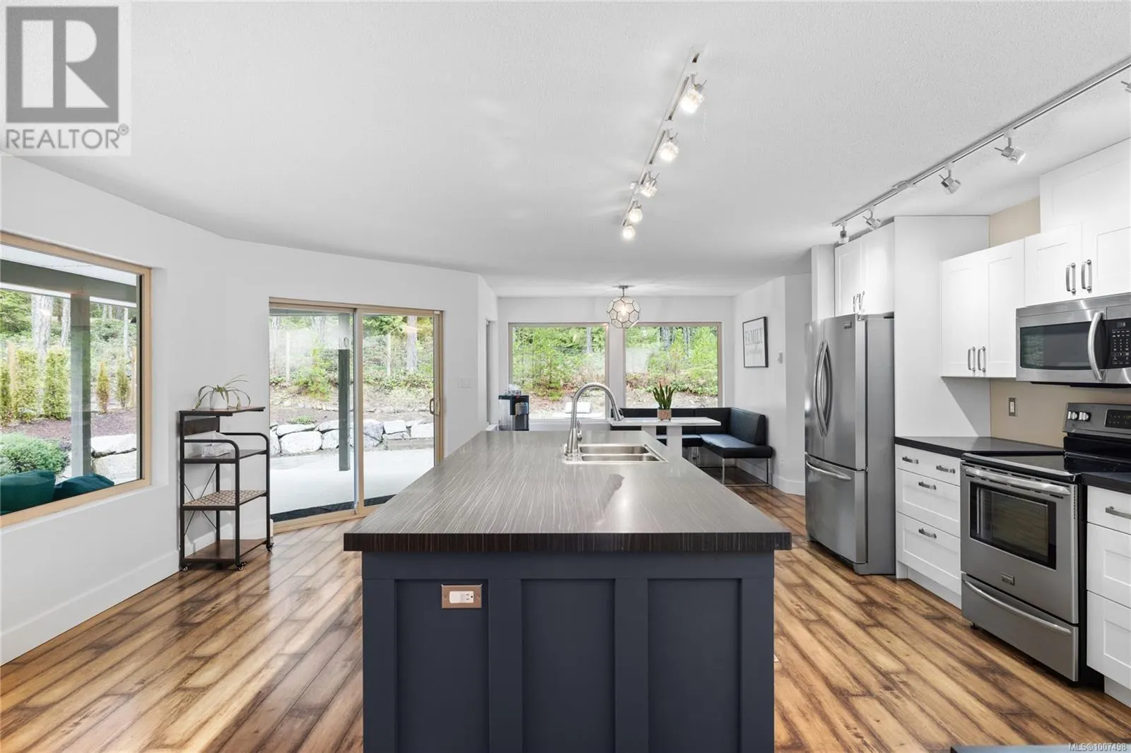 907 Hemsworth Rd