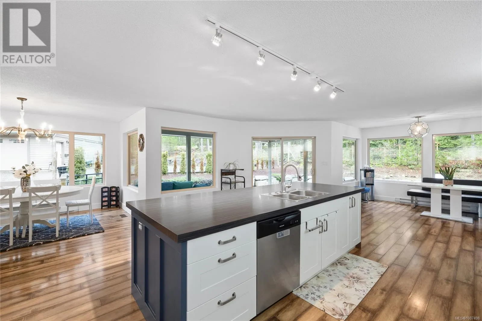 907 Hemsworth Rd