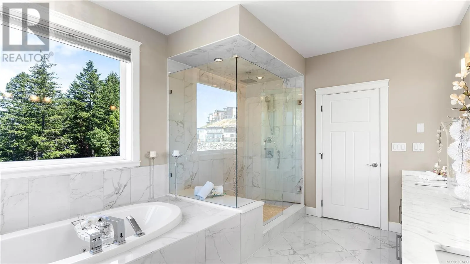 2328 Nicklaus Dr