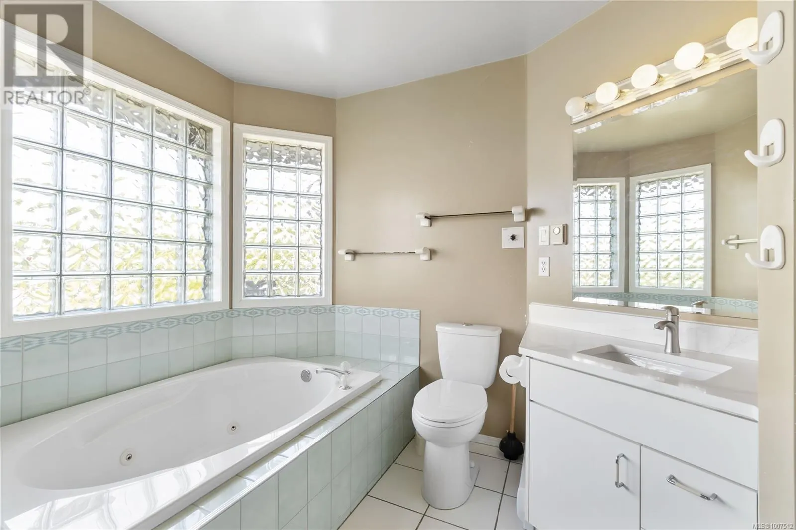 6268 Sechelt Dr