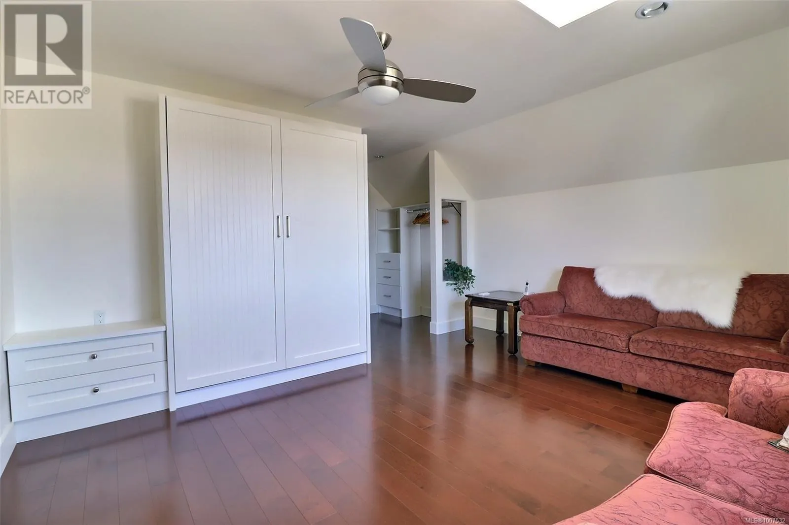 473 Ridgefield Dr