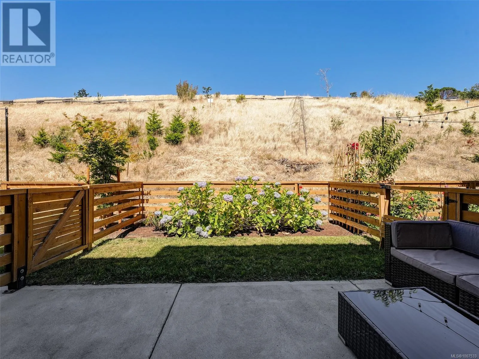 21 255 Caspian Dr