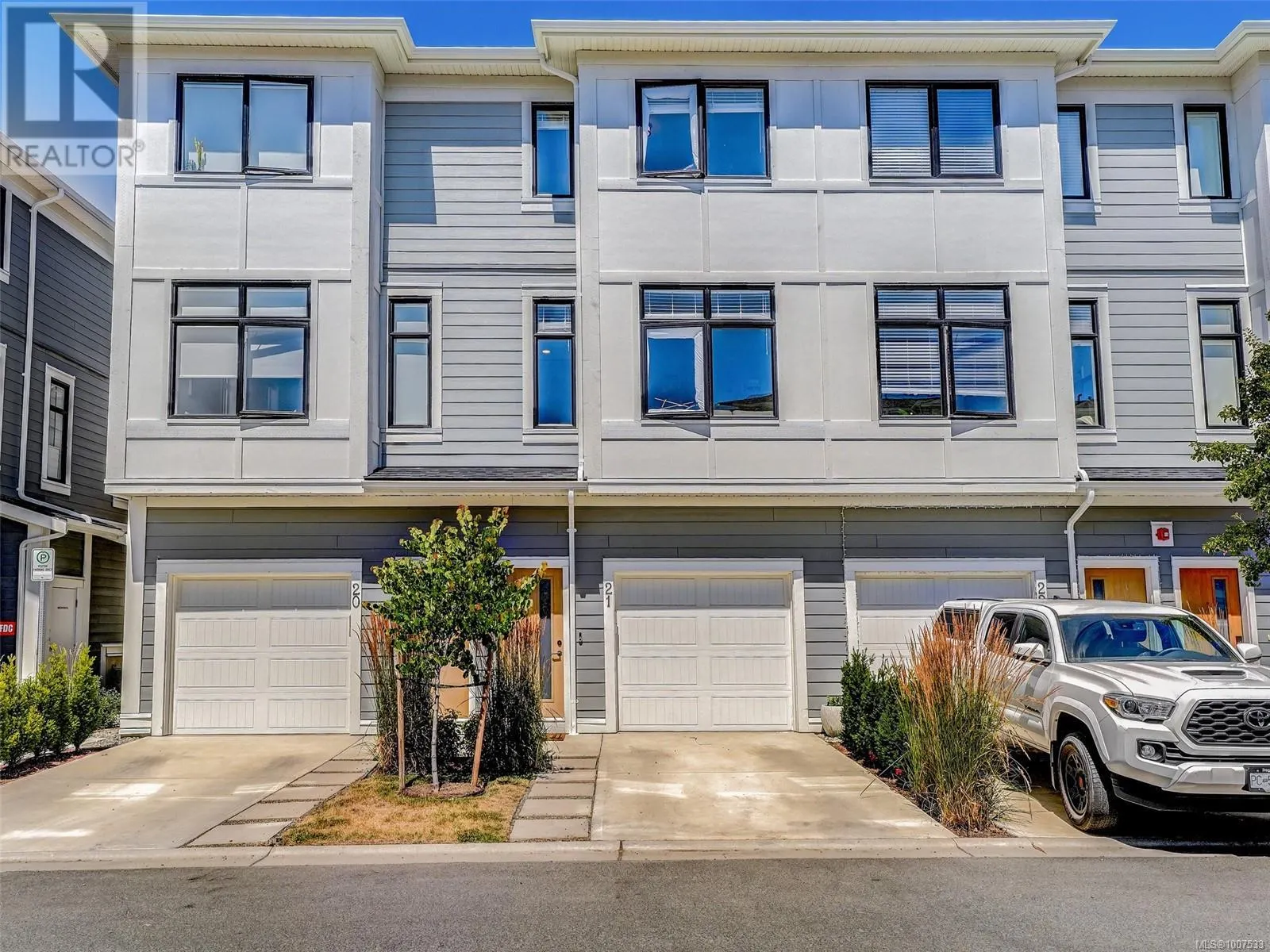 21 255 Caspian Dr