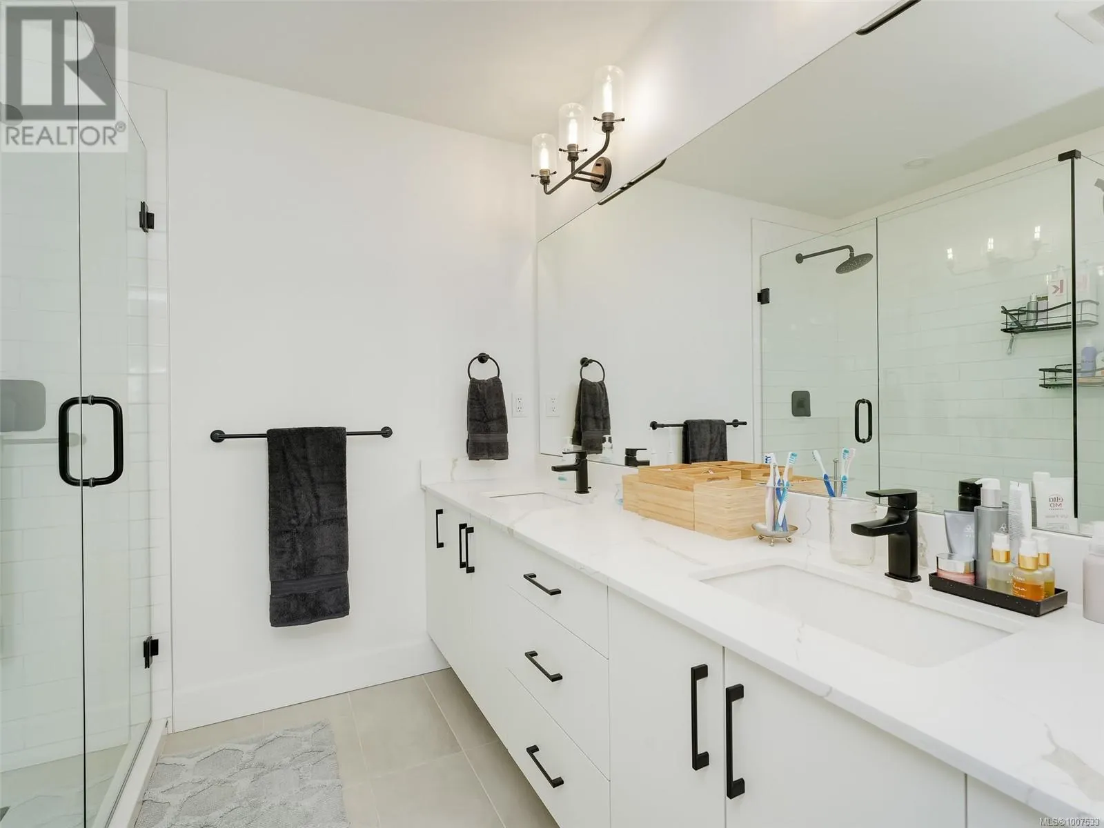 21 255 Caspian Dr