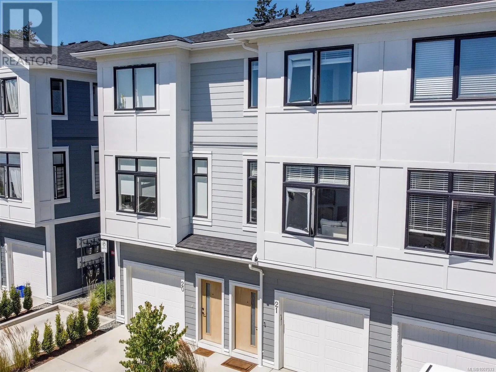21 255 Caspian Dr