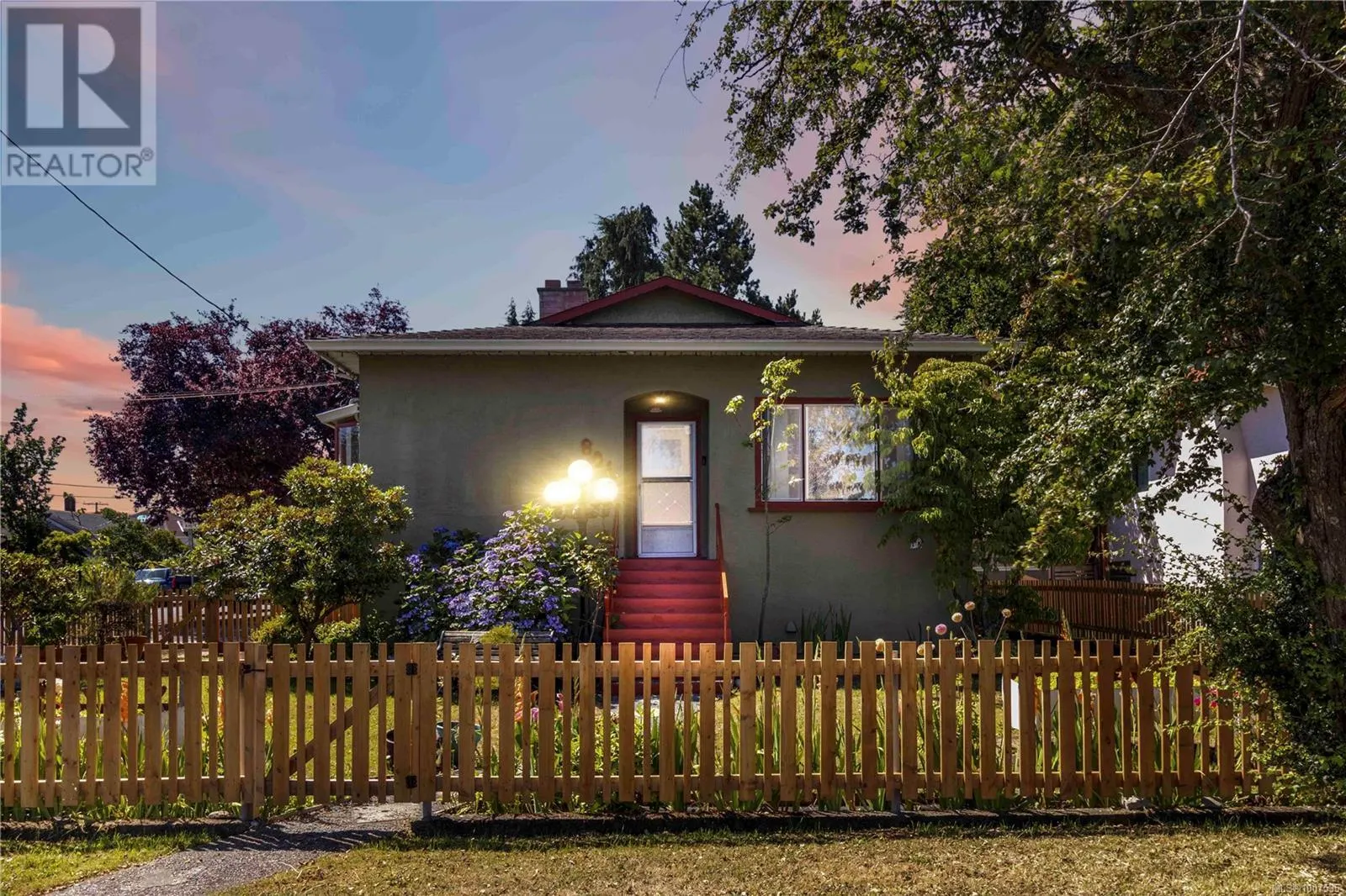 801 Old Esquimalt Rd