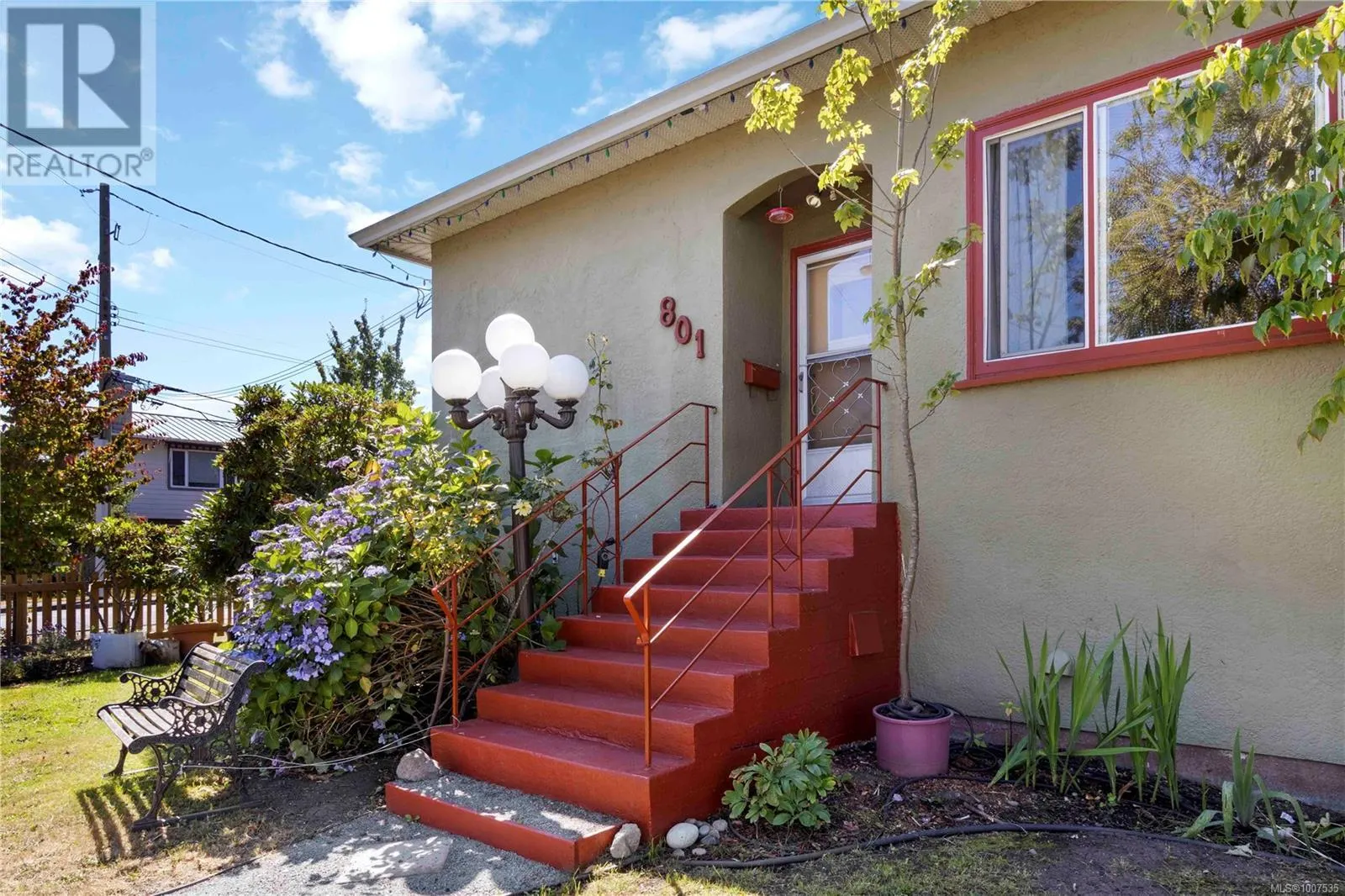 801 Old Esquimalt Rd