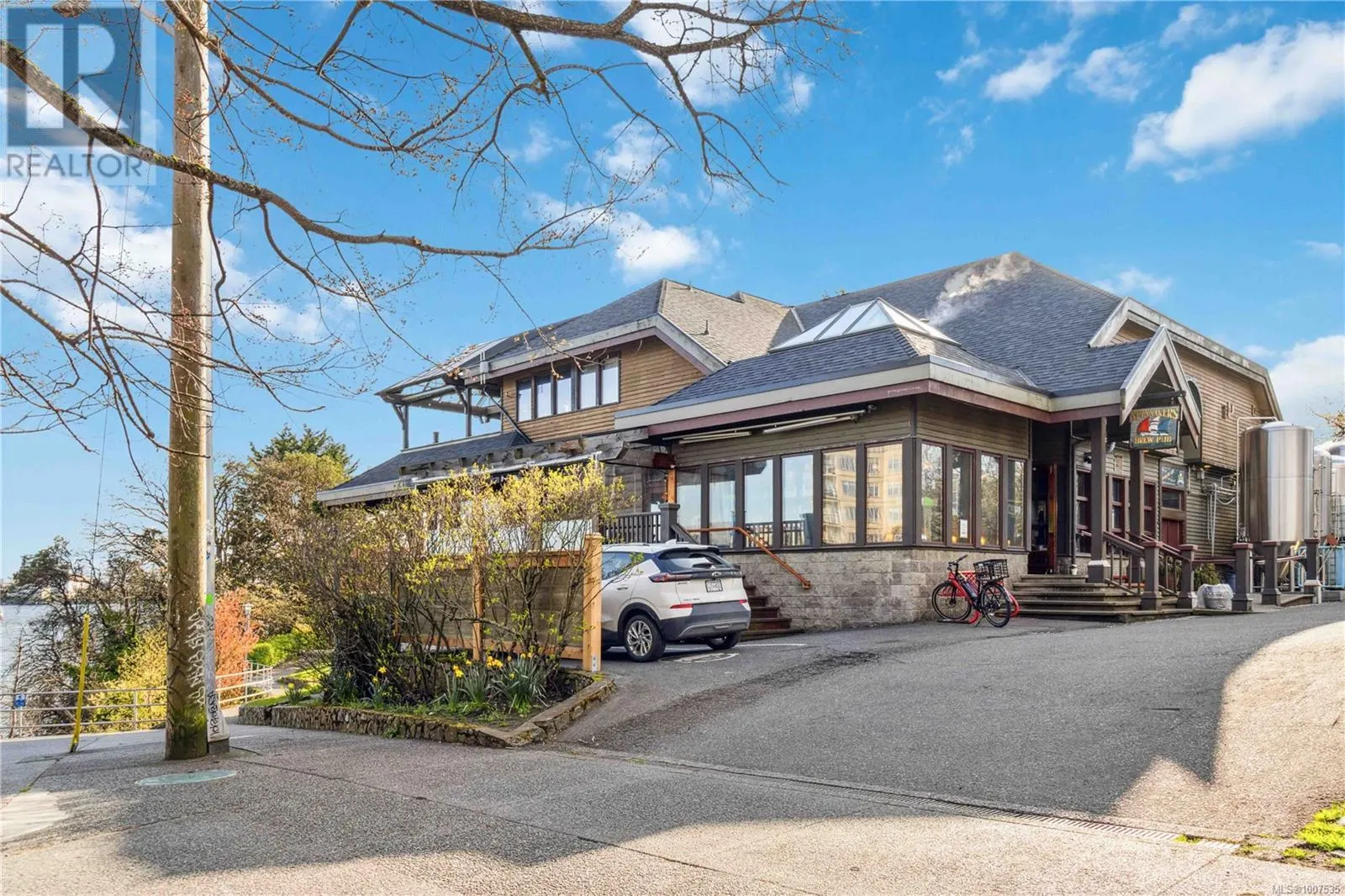 801 Old Esquimalt Rd