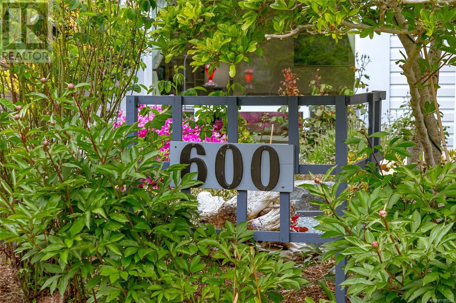 600 Nassau Cres