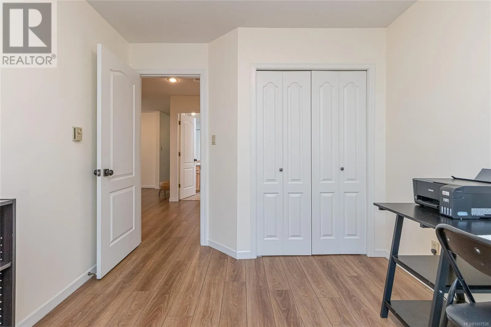 600 Nassau Cres