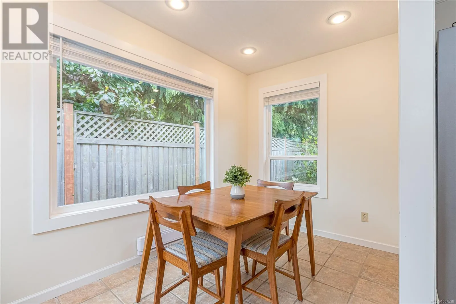 600 Nassau Cres