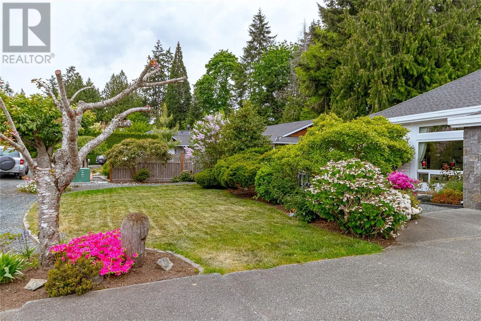 600 Nassau Cres