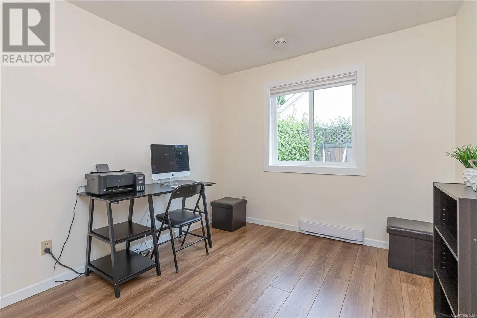 600 Nassau Cres
