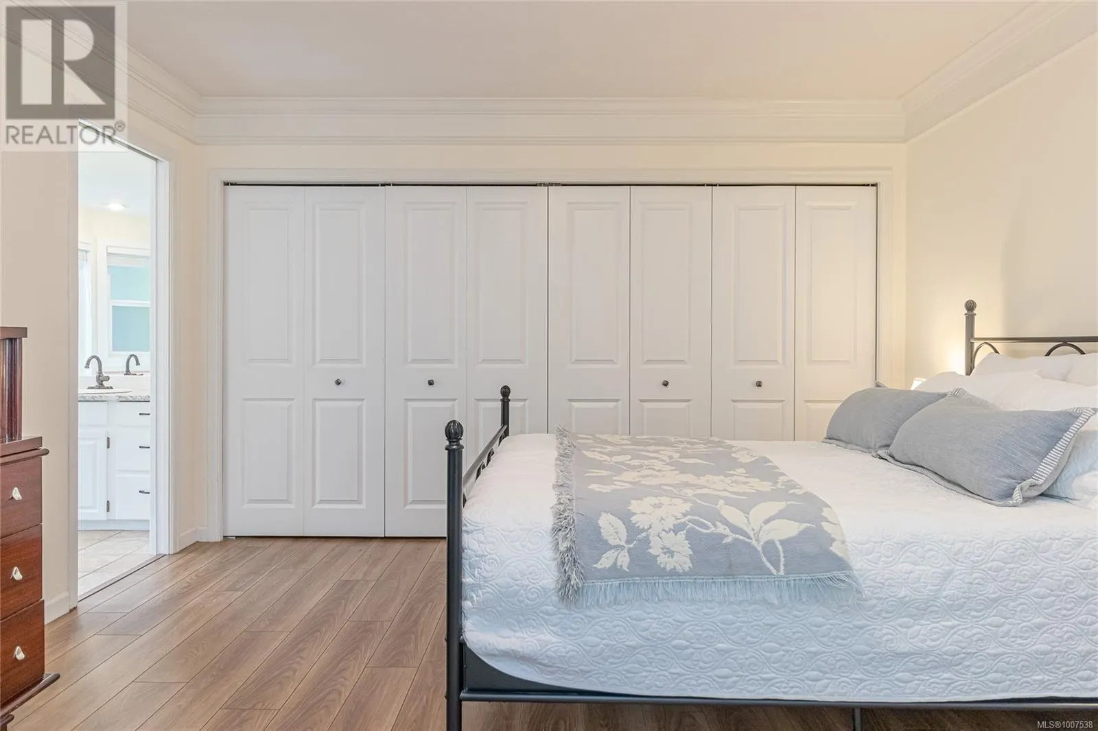 600 Nassau Cres