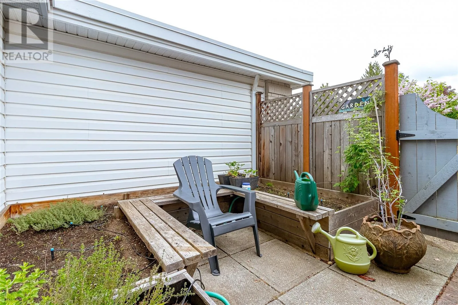 600 Nassau Cres
