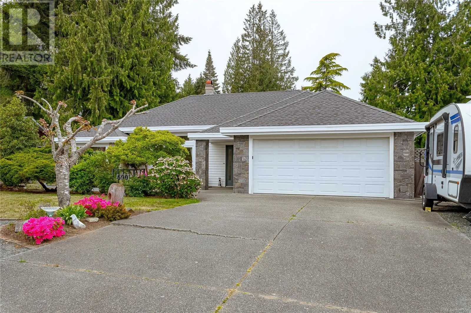 600 Nassau Cres