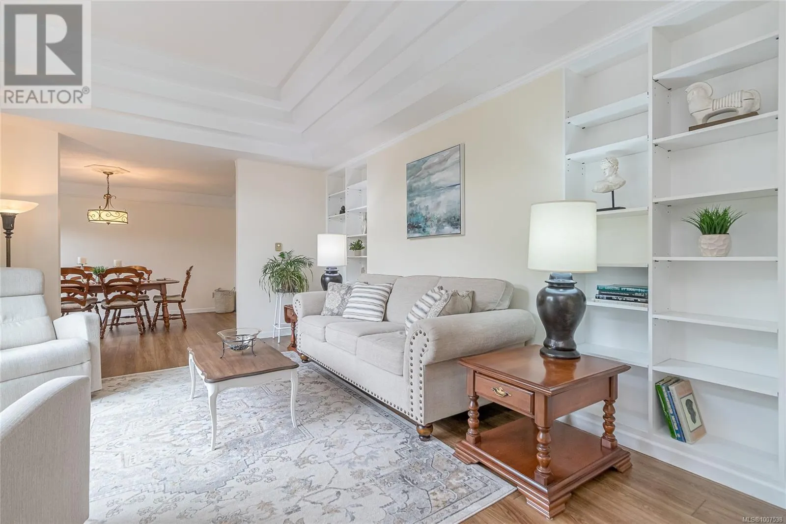 600 Nassau Cres